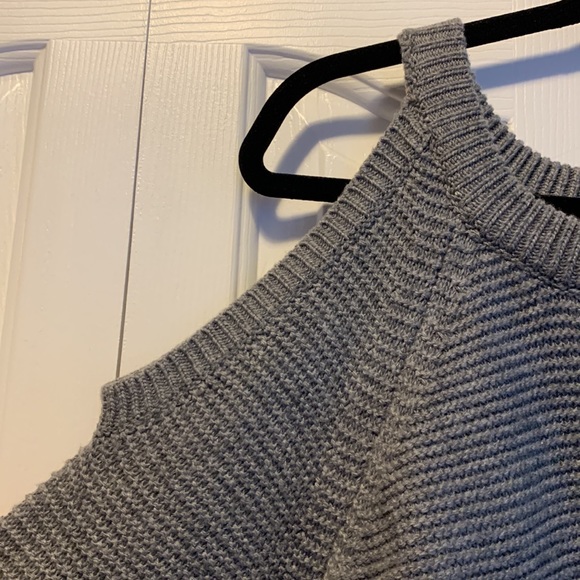 SHE+SKY Sweater - Picture 3 of 5